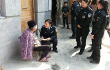 女警一片真情慰山乡