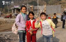 沙沱电站德江库区有序开展移民搬迁库底清理