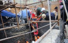 贵州德江：建筑工人被埋3小时奇迹生还