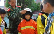 贵州石阡200余名小学生零距离体验消防