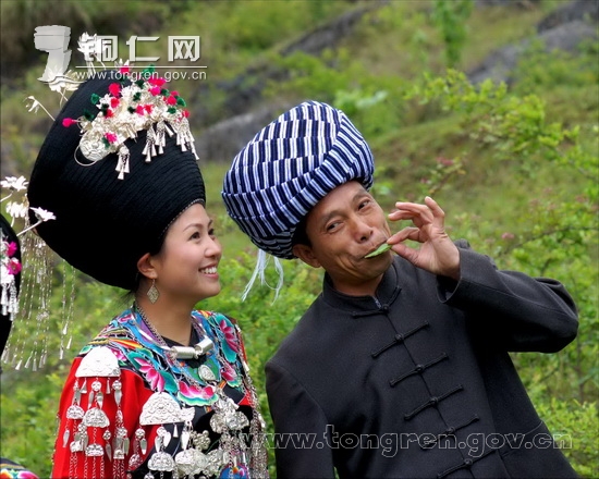 苗家阿哥阿妹唱山歌 谢大锋 摄