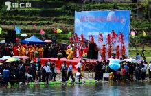 松桃大路乡举行大路河漂流暨增殖放流启动仪式