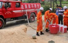 穿梭在侗乡间的“红水桶”