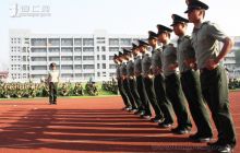 军训铸就的青春之歌——玉屏民族中学开展军训活动