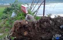 闵孝镇果蔬基地商贩活动板房倒塌