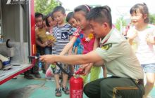 贵州石阡百名师生走进红门零距离体验消防