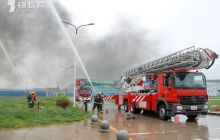 国庆到来之际铜仁凤凰机场开展灭火救援疏散演练