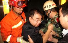 电梯“罢工”9人被困 贵州碧江消防紧急救人