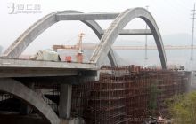 德江城南共富路大桥建设如火如荼