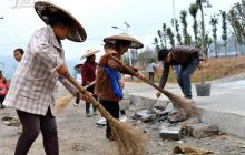 松桃盘石500余群众积极参与美丽乡村建设工作