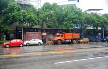 随手拍：铜仁部分私家车“霸占”公交站台