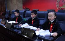 模拟法庭让未成年人“以身试法”