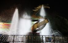 市政处冒雨抢修花果山市政设施