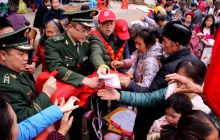 铜仁市碧江区消防宣传车首次进乡镇赶大集