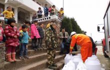 铜仁市印江县-- 消防解难为山区学校400名山区师生送饮水