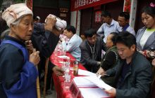 沿河计生局免费为孤寡老人健康检查