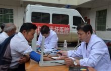铜仁市民政局 市优抚医院开展“义务医疗巡诊”活动 　　