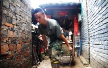 德江抗洪救灾突出队支援石阡灾区建设