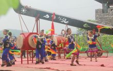 松桃苗王城亮“苗家四宝”