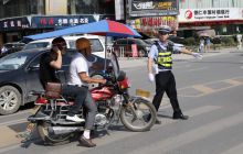 碧江交警借力城区秩序集中整治助推“两车”工作