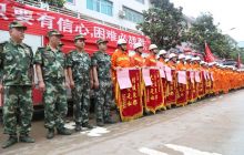 石阡灾区欢送消防子弟兵