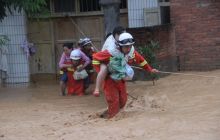 思南暴雨引发城市内涝 消防救出21人