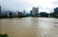 松桃县持续强降暴雨 全民抗洪救灾