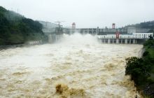乌江沙沱水电站开闸卸洪确保群众生命财产安全