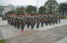 石阡职校2014级新生军训圆满结束