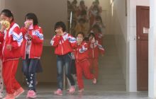 思南县塘头小学开展防火安全逃生演练