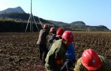 松桃盘石园区10千伏鱼石185专线施工忙