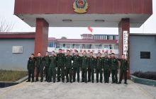 送战友 踏歌行 ——万山武警老兵挥泪别军营