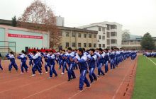 德江二中开展系列阳光体育运动  纪念“一二九运动”79周年