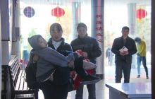 遵医附院德江县人民医院爱心接力 救助合兴“怪病”男孩