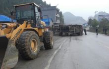 雨雪天路滑多事故 路政提示车辆慢行