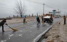 川硐民兵应急分队奋力撒盐除冰保畅通