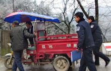 印江县缠溪镇全力开展抗凝冻保公路畅通