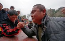 川硐镇凉湾村举办迎新春趣味农民运动会