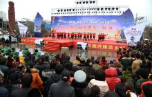 松桃“新春七天乐”秀出“苗乡舞步”