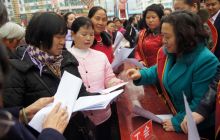 德江开展“三八”妇女维权周宣传活动