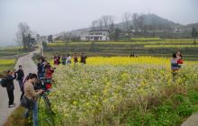 百余名摄友走进玉屏亚鱼乡赏花踏青