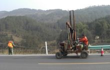 松桃加紧实施国省干线公路安全生命防护工程