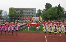 印山民族小学举办春季田径运动会