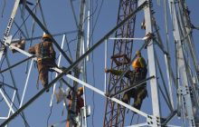 松桃县风力发电场正在紧张施工