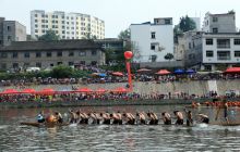 碧江区坝黄镇举行传统龙舟赛喜迎大端午