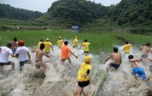 松桃苗族同胞欢庆“六月六”情人节