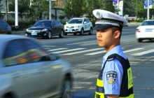 铜仁网图片频道走进万山记录交警风采