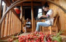 松桃：苗绣开班传承民族文化