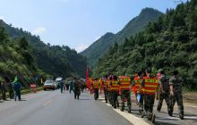 市公路管理局与松桃县联合开展2015年国省公路隧道安全救援及防灾应急战备演练