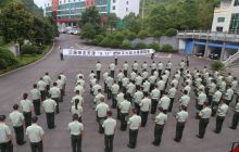 铜仁消防部队沉痛悼念天津8·12爆炸灭火战斗英雄群体